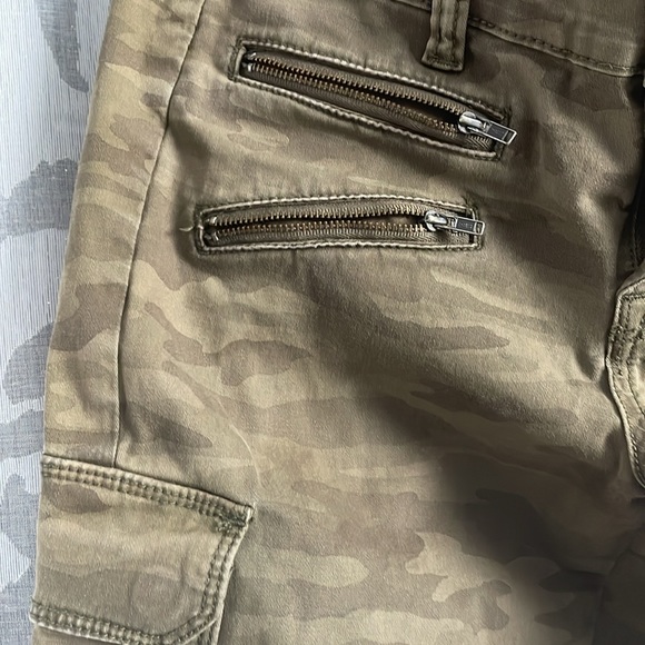 Lucky Brand Womens Charlie Skinny Cargo Jeans Army Camo Zip Pocket! - Picture 3 of 8